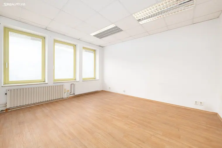 Pronájem kanceláře 179 m² Brno-Tuřany – fotka 4