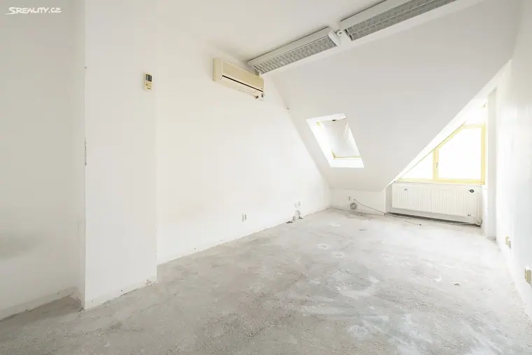 Pronájem kanceláře 179 m² Brno-Tuřany – fotka 5