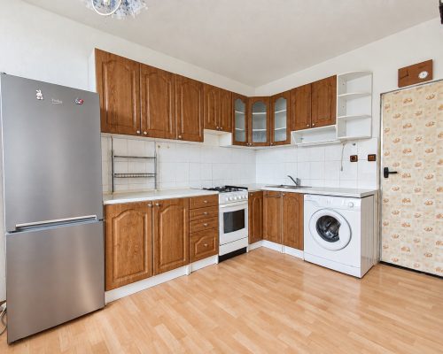 Prodej bytu 3+1 s lodžií, před rekonstrukcí, Praha 8 - Střížkov