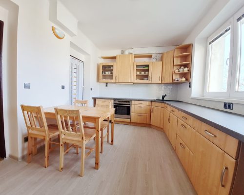Pronájem mezonetového bytu 6+1 + zahrada, Sobětuchy, okr. Chrudim