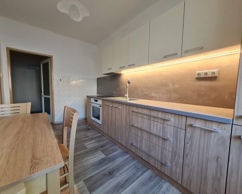 Pronájem bytu 2+1 po rekonstrukci, Jiránkova, Pardubice