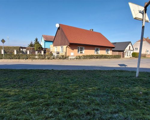 Prodej rodinného domu 3+1 s garáží a pergolou, Velké Chvalovice, okr. Kolín