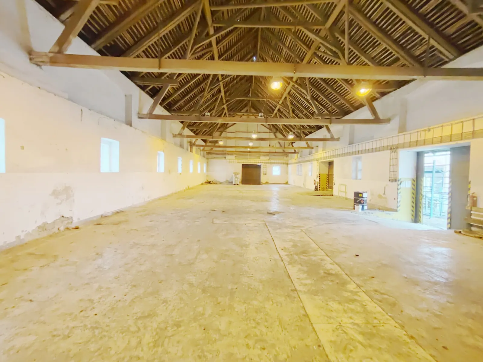 Sklad 410 m², Červeněves