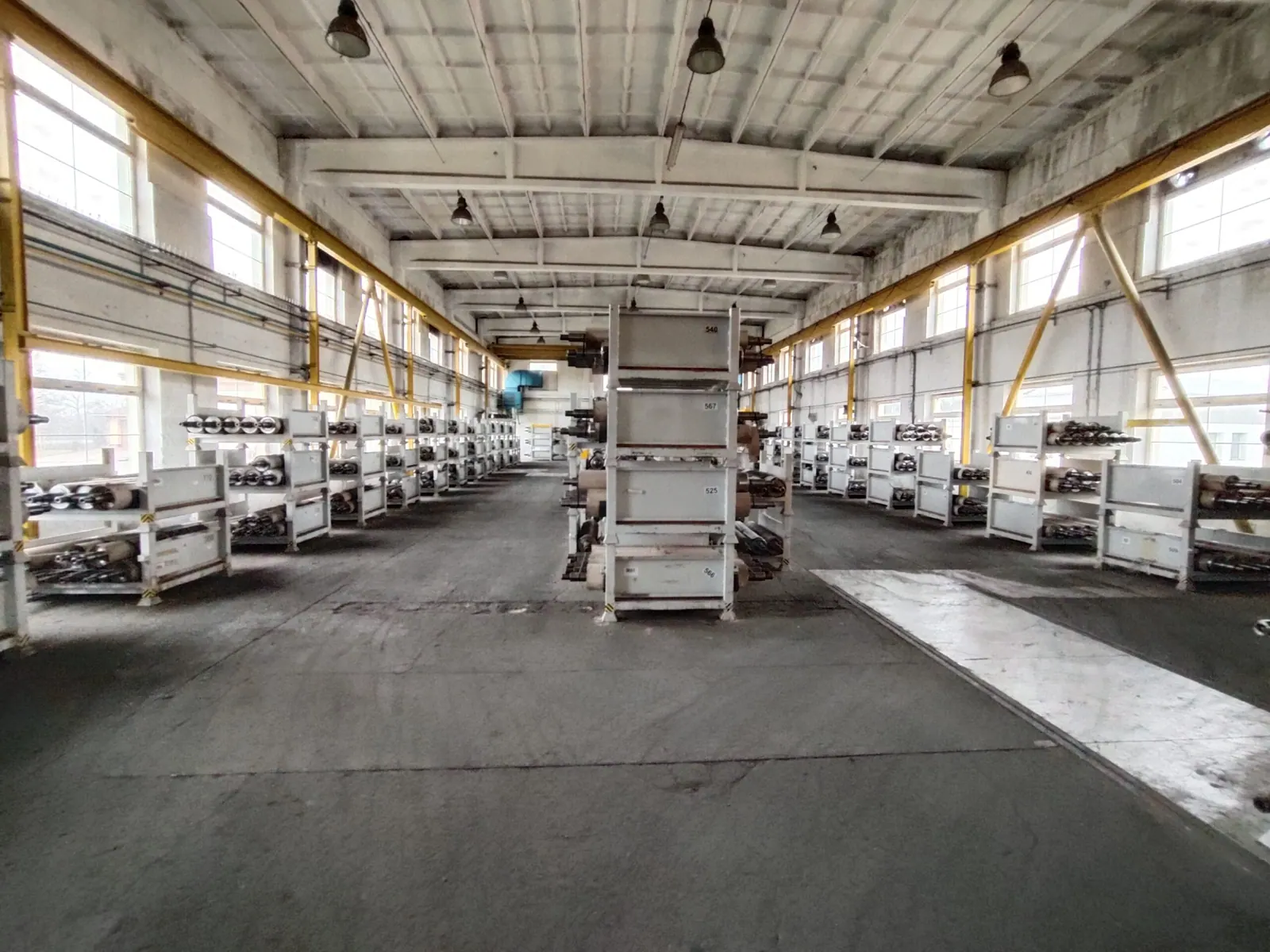Sklad 710 m², Červeněves